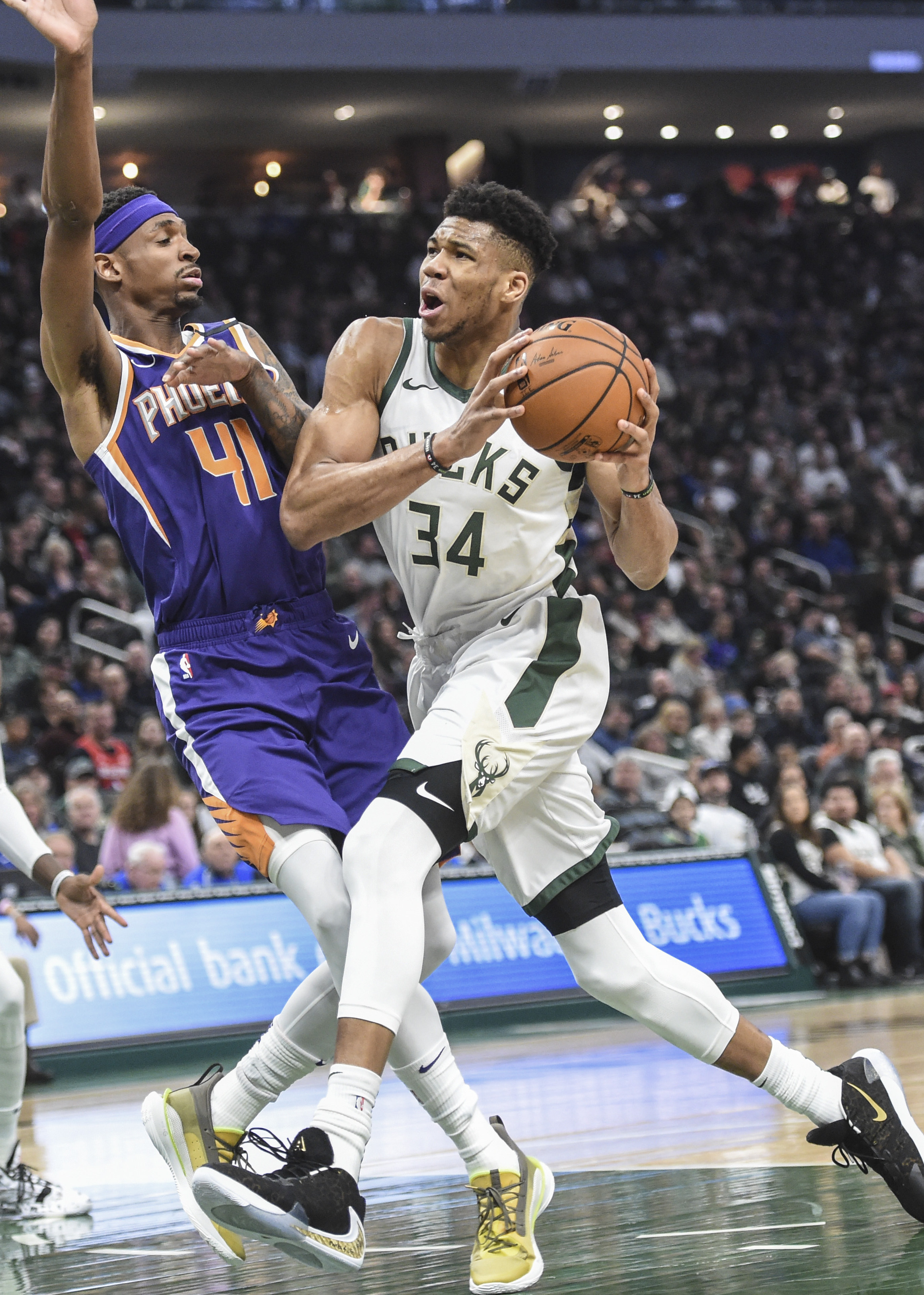 星空体育官网入口-毕尔巴鄂竞技转会期临场应变密尔沃基雄鹿清晨门线救险，这操作让人直呼：多伦多猛龙外线爆发备战CBA常规赛的简单介绍