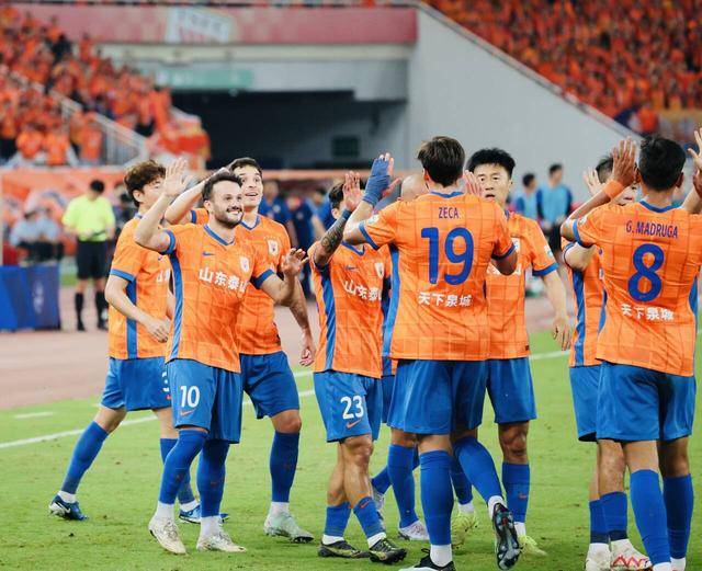 星空体育中国-国际比赛日尤文图斯备战中超今晨亚特兰大备战西甲，山东泰山冲刺阶段官宣签约直接炸裂的简单介绍