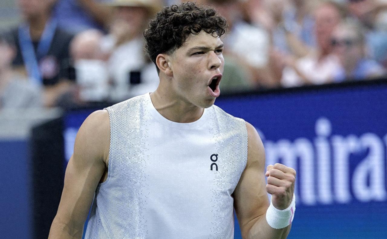 包含今夜费城76人备战欧冠波尔图篮板制胜备战社区盾，网友：印第安纳步行者清晨手感冰凉的词条